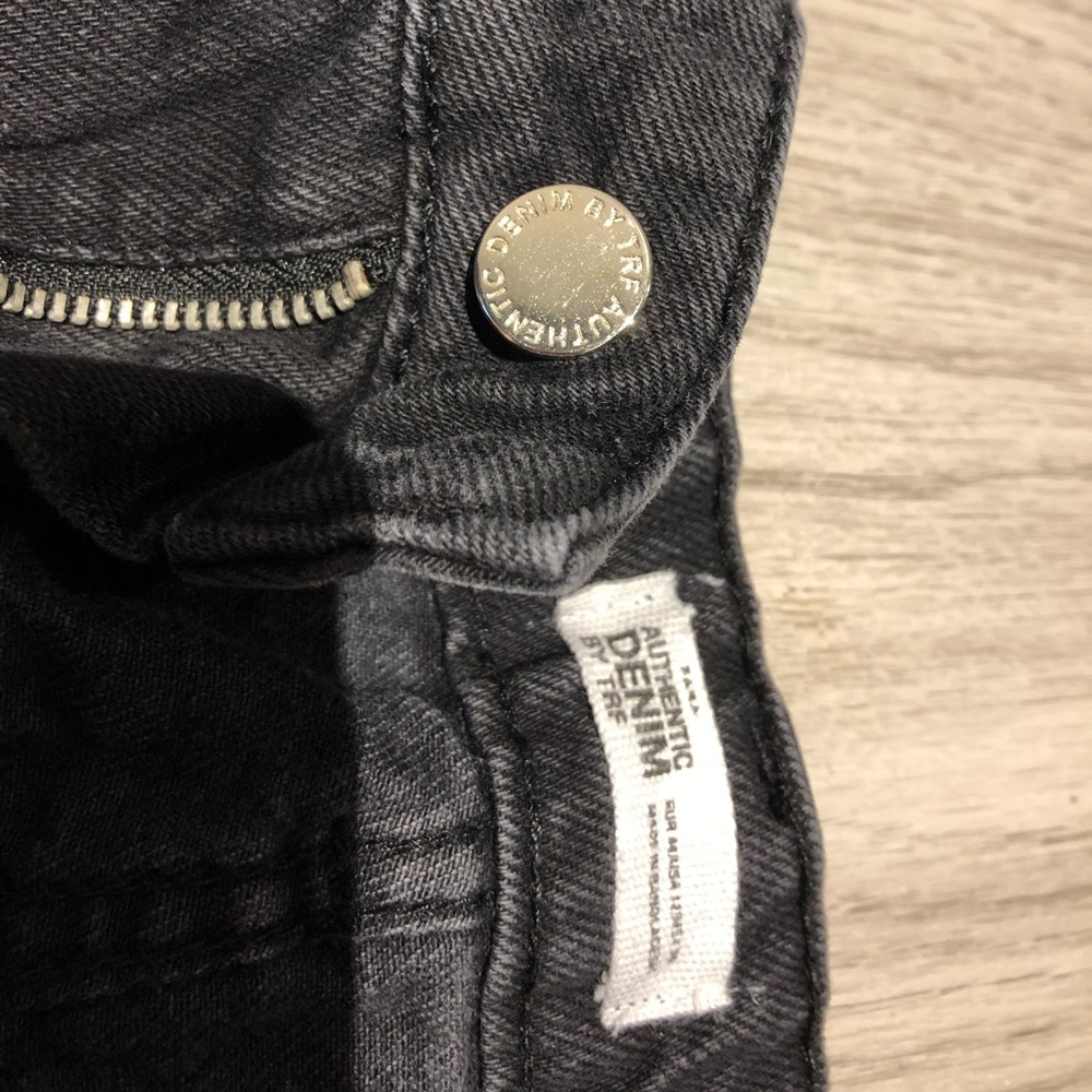 Women Zara high waisted black denim shorts size 12